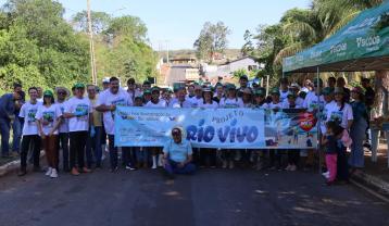 Projeto Rio Vivo recolhe mais de 300 quilos de resíduos às margens do rio Diamantino